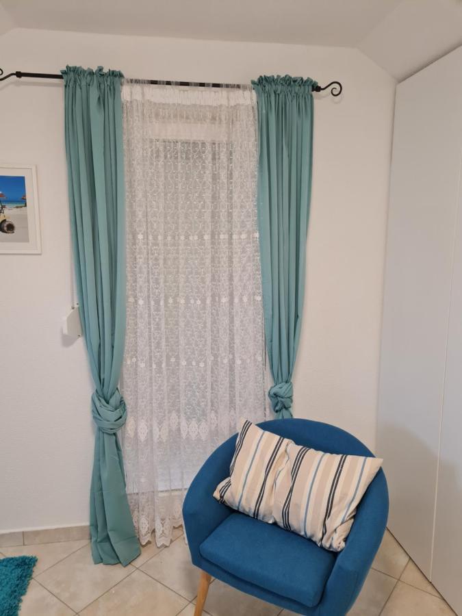 Holiday Home "Mala Kuca " With Heated Pool Pula Eksteriør billede